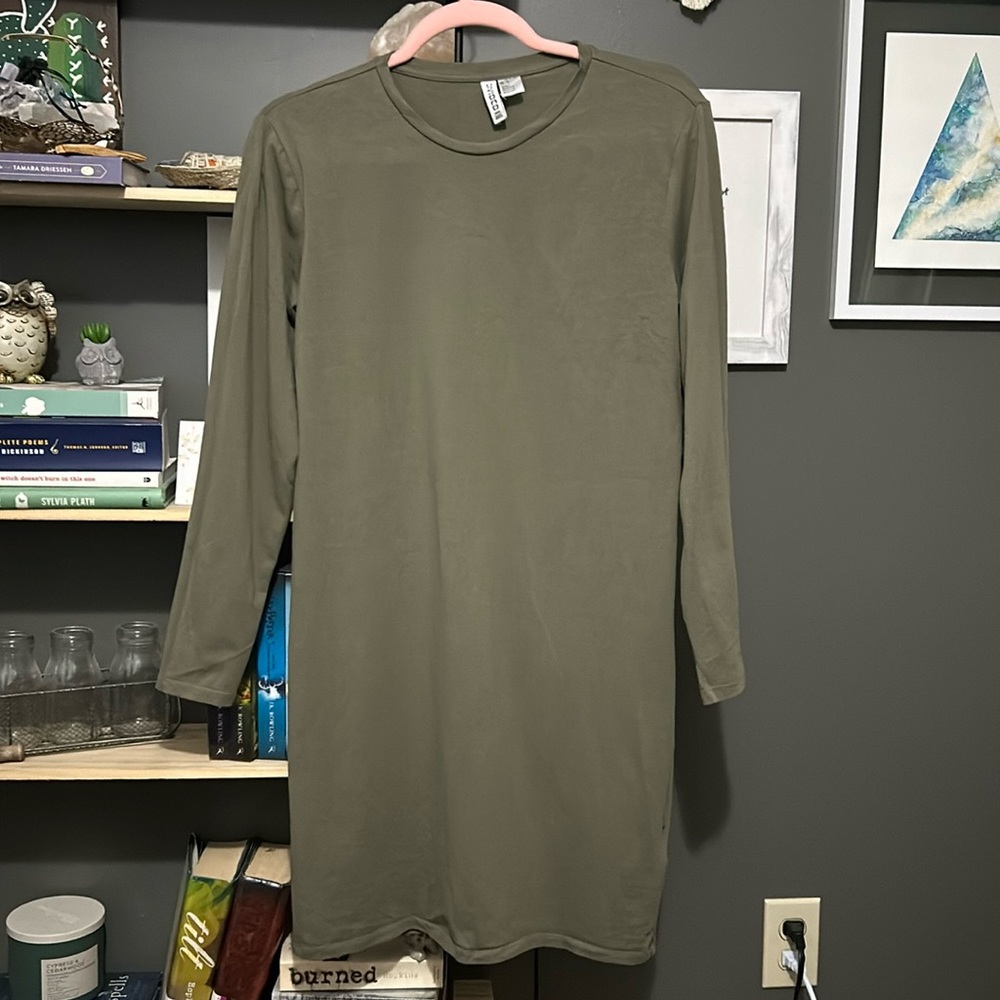 Army green, XL, H&M long-sleeve T-shirt dress.